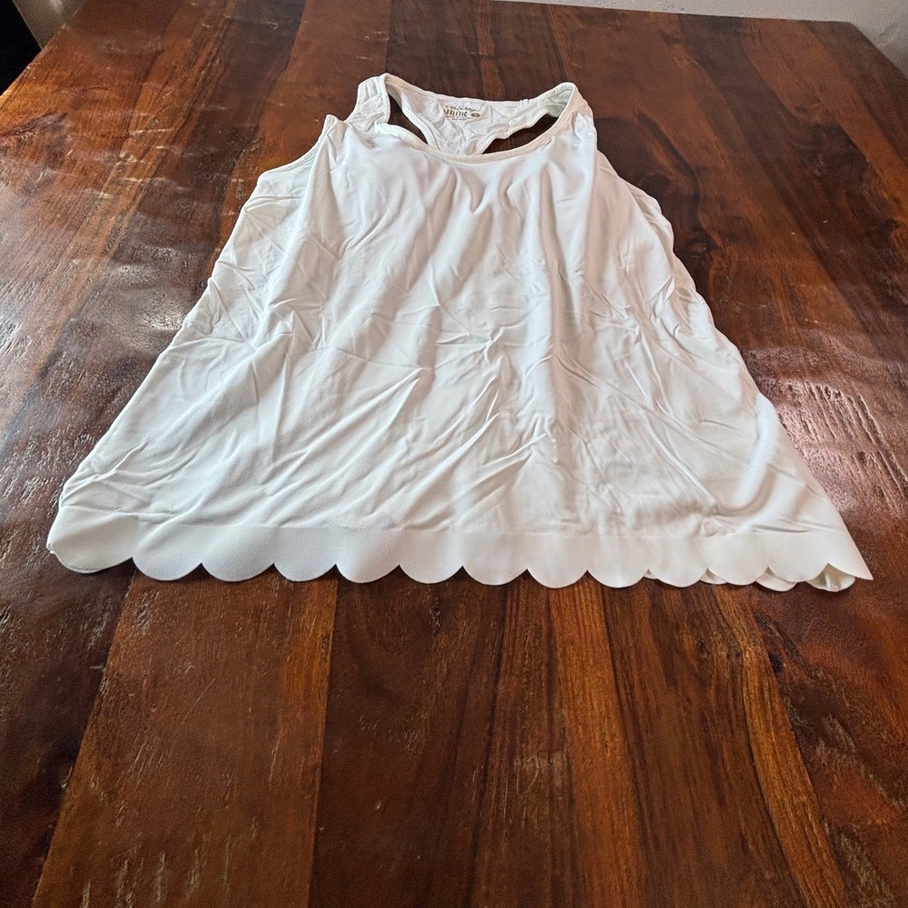 Lilly Pulitzer Luxletic White Scalloped Racerback Tank Top Built-in Bra Small - Picture 7 of 8